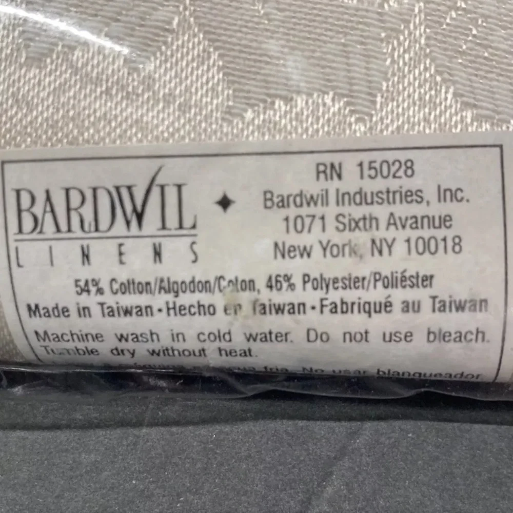 Bardwil Seasons Tablecloth Christmas Greenery 70” Round Holiday Solstice New